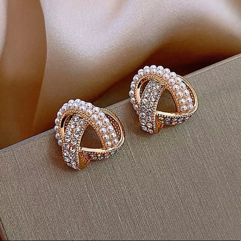 Small Pearl Stud Earrings - Picture 1 of 3